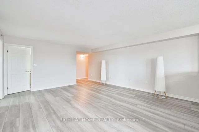 Additional image 16 of 4450 Fairview St Unit 402