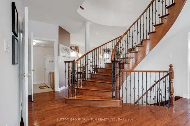 Additional image 22 of 49 Supino Cres