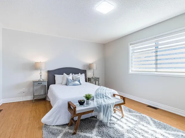 Additional image 29 of 10 Chestermere Cres