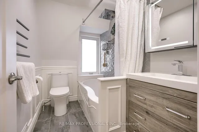 Additional image 29 of 623 Dupont St