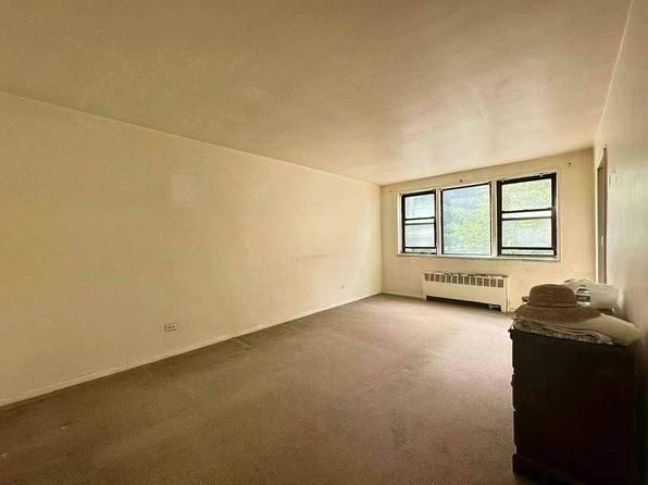 14336 Barclay Ave APT 1, Flushing, NY 11355