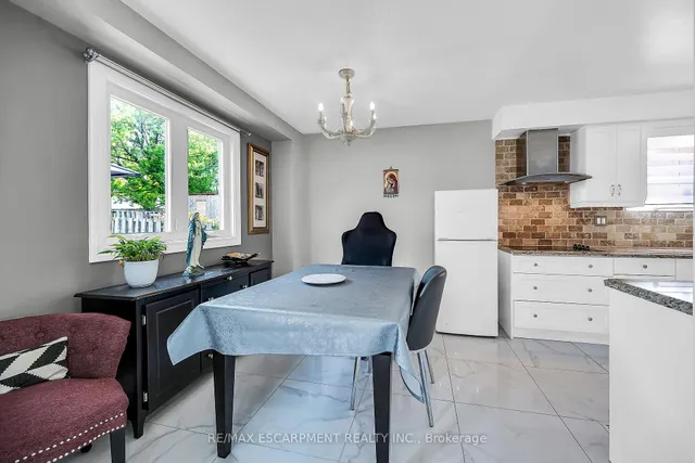 Additional image 13 of 707 Upper Wentworth St