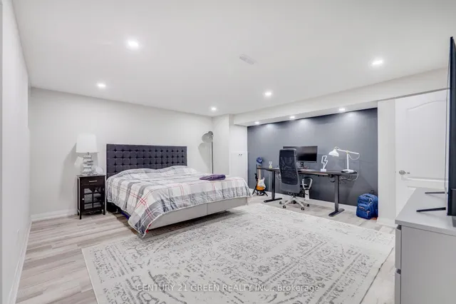 Additional image 39 of 1436 Connaught Terr