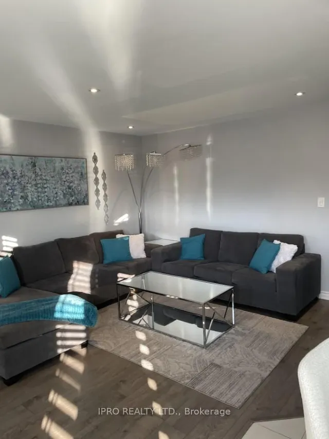 Additional image 3 of 1142 Duignan Cres