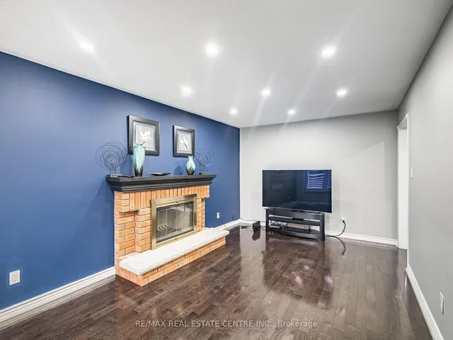 Additional image 9 of 4 Lord Simcoe Dr