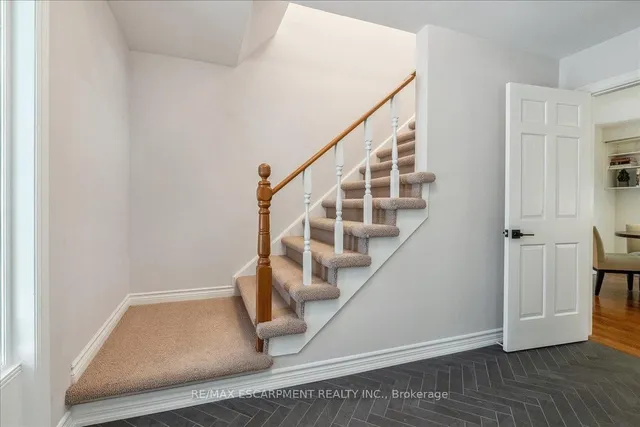 Additional image 16 of 32 Highland Park Dr