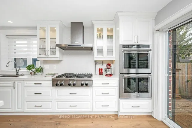 Additional image 13 of 820 Cosburn Ave