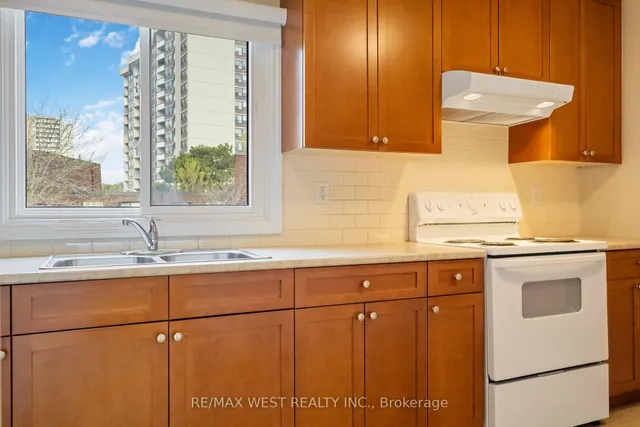 Additional image 26 of 290 Sprucewood Crt Unit 45