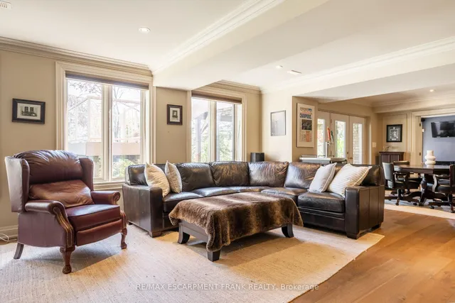 Additional image 36 of 59 Elodia Crt