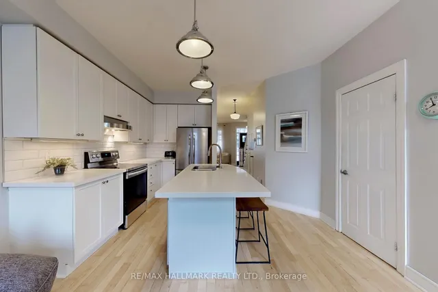 Additional image 14 of 99 Crossovers St