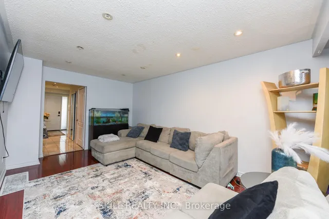 Additional image 4 of 7500 Goreway Dr Unit 92