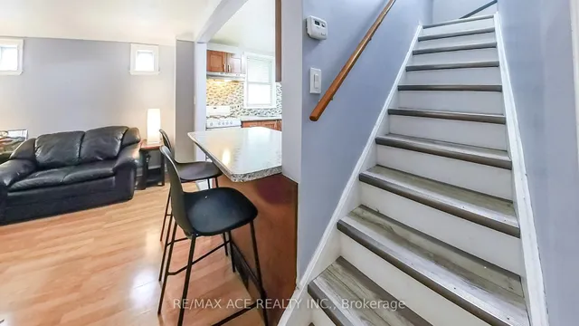 Additional image 16 of 114 Royal Ave