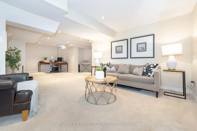 Additional image 42 of 2485 Newport St