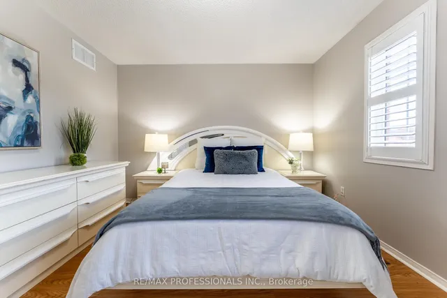 Additional image 20 of 96 Lake Louise Dr