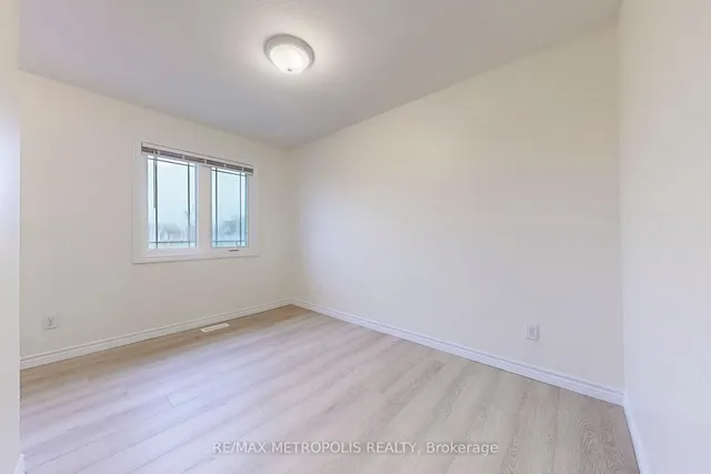 Additional image 25 of 10 FOXGLOVE Cres Unit 22