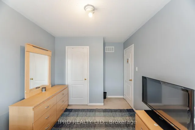 Additional image 25 of 770 Othello Crt Unit 70