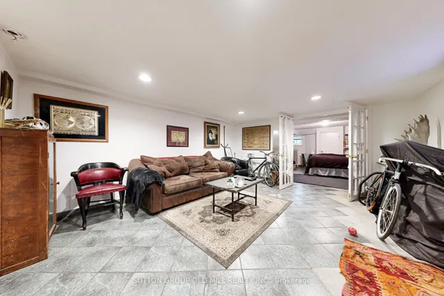 Additional image 41 of 1058 College St