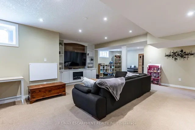 Additional image 40 of 58 ANDERSON Crt