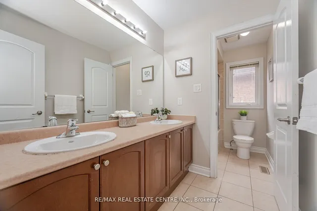 Additional image 32 of 38 Junetown Circ