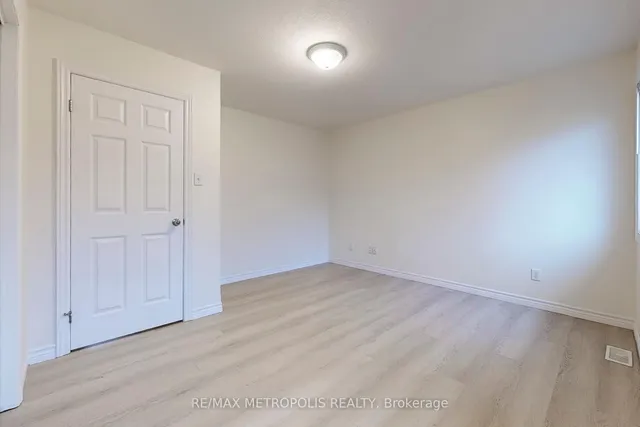 Additional image 22 of 10 FOXGLOVE Cres Unit 22