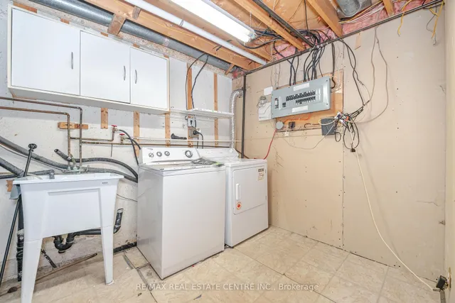 Additional image 38 of 122 Moregate Cres