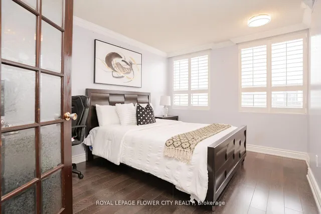 Additional image 7 of 3650 Kaneff Cres Unit 801