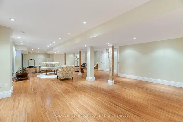 Additional image 41 of 915 Gaslight Way