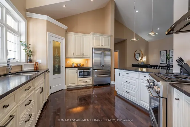 Additional image 22 of 157 Terrence Park Dr