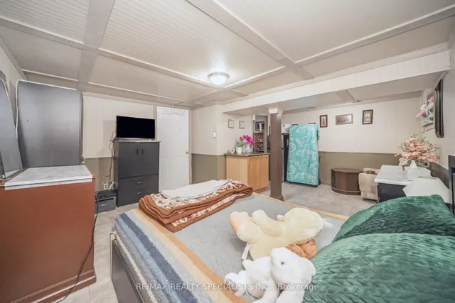 Additional image 36 of 144 Fleetwood Cres