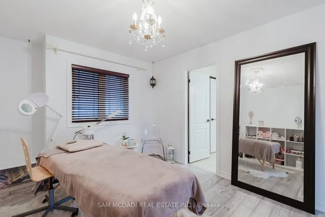 Additional image 26 of 700 Serafini Cres