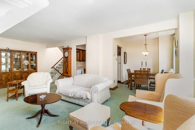 Additional image 6 of 74 Upper Canada Dr Unit 1