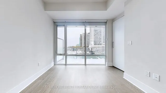Additional image 19 of 29 Queens Quay Unit 505