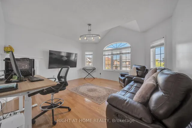 Additional image 25 of 83 River Rock Cres