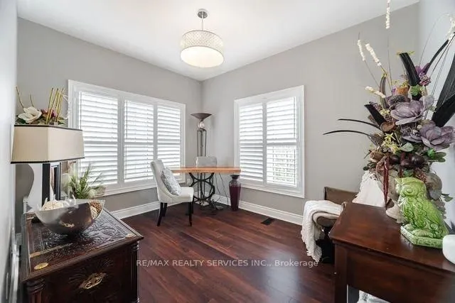 Additional image 36 of 17 Platform Cres