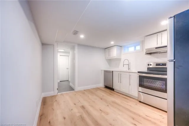 Additional image 19 of 204 Clark Ave