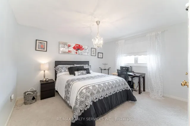 Additional image 32 of 41 Christie Dr