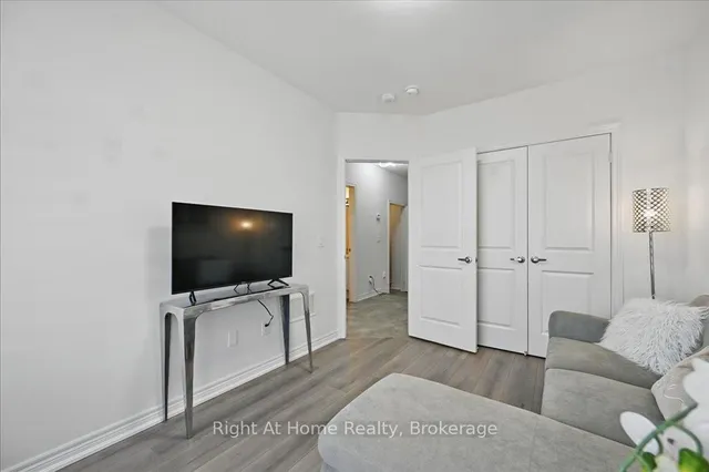 Additional image 10 of 465 Dundas St