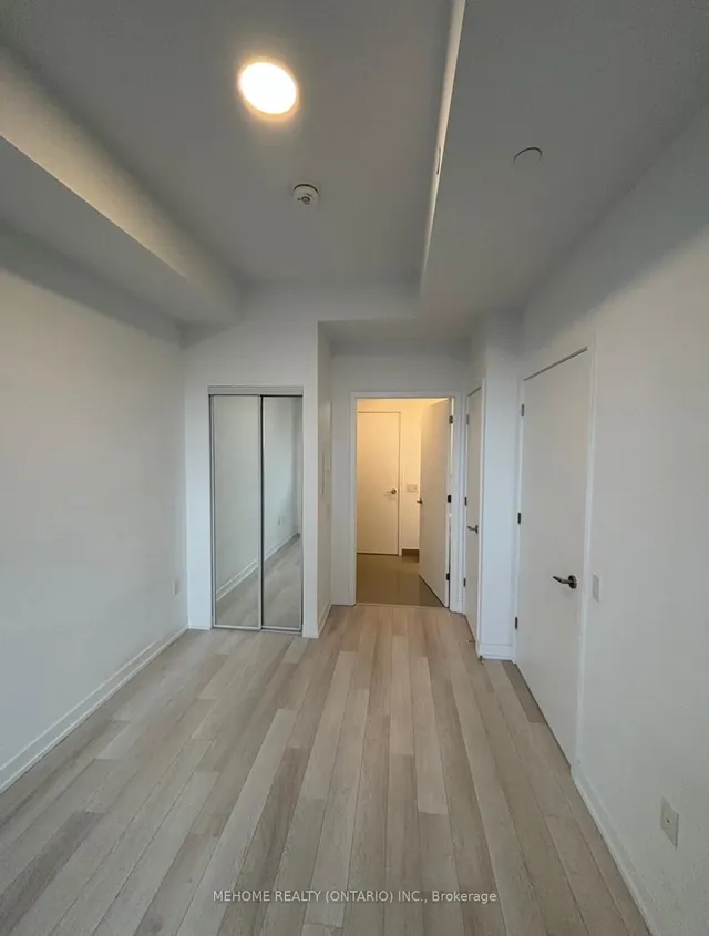 Additional image 8 of 39 Roehampton Ave Unit 2101