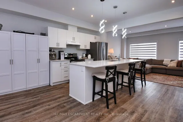 Additional image 39 of 187 Wilson St Unit 4