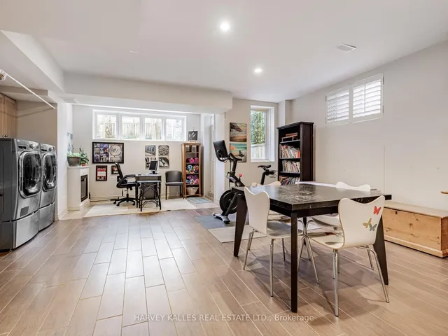 Additional image 34 of 55 Viewmount Ave