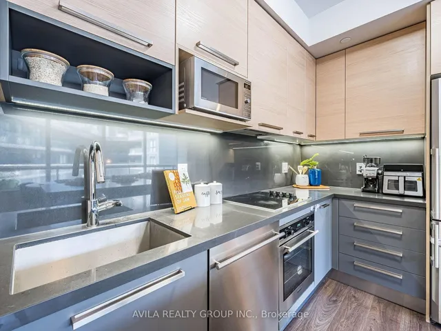 Additional image 11 of 36 Park Lawn Rd Unit 410