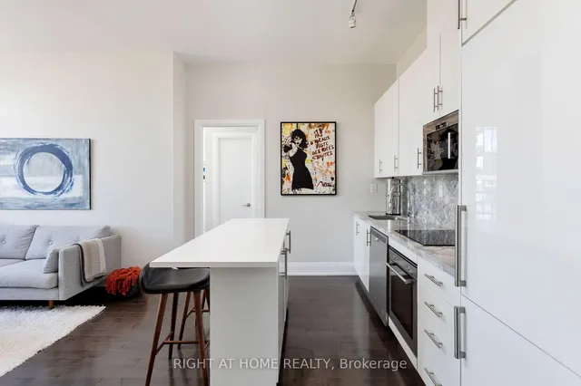 Additional image 5 of 460 Adelaide St Unit PH 216