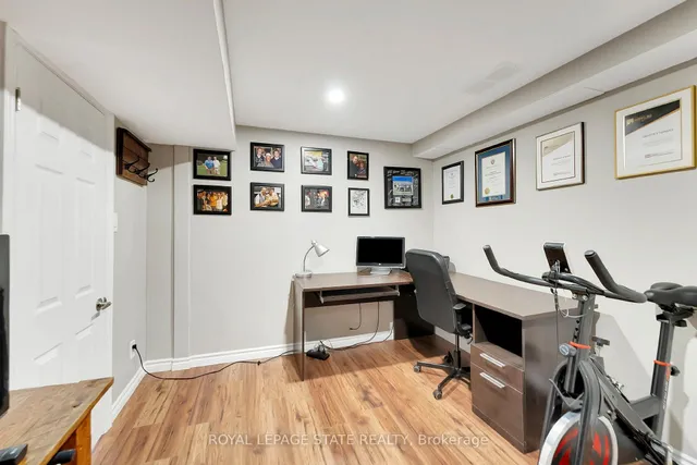 Additional image 37 of 41 Yeoville Crt