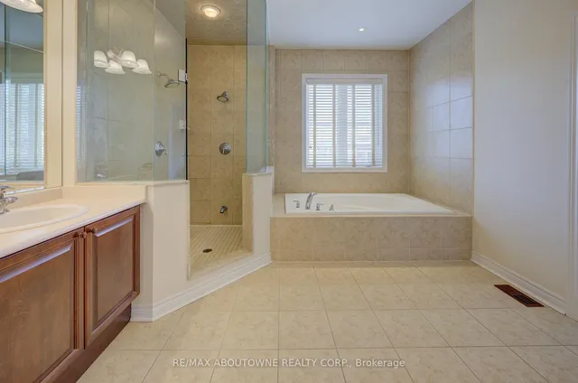 Additional image 20 of 1521 Craigleith Rd