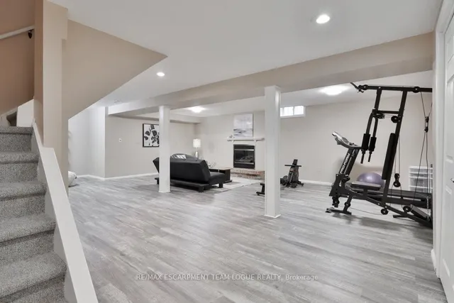 Additional image 37 of 2223 VISTA Dr