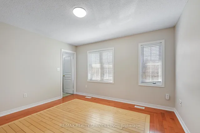 Additional image 30 of 33 Leparc Rd