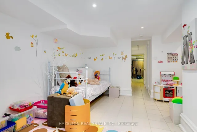 Additional image 28 of 44 Hazelton Ave