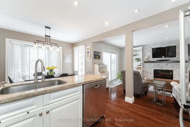 Additional image 18 of 41 Christie Dr