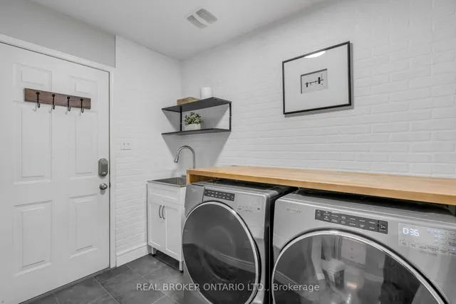 Additional image 23 of 1036 Hemstreet Cres