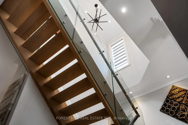 Additional image 16 of 32 Algoma St